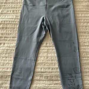 Athleta Women’s Gray/Blue Leggings